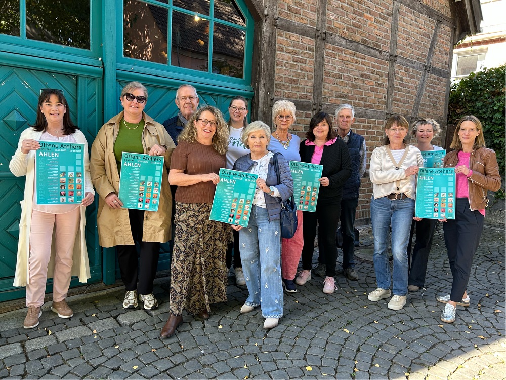 Die teilnehmenden Künstlerinnen und Künstler freuen sich, ihre Werke zu zeigen und mit Besuchern ins Gespräch zu kommen.