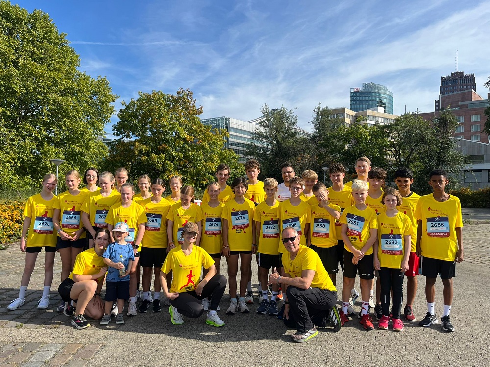 Sammelten beim Mini-Marathon, Stadtbummel und Empfang im Schöneberger Rathaus viele Eindrücke von Berlin: die Ahlener Mini-Marathonis.