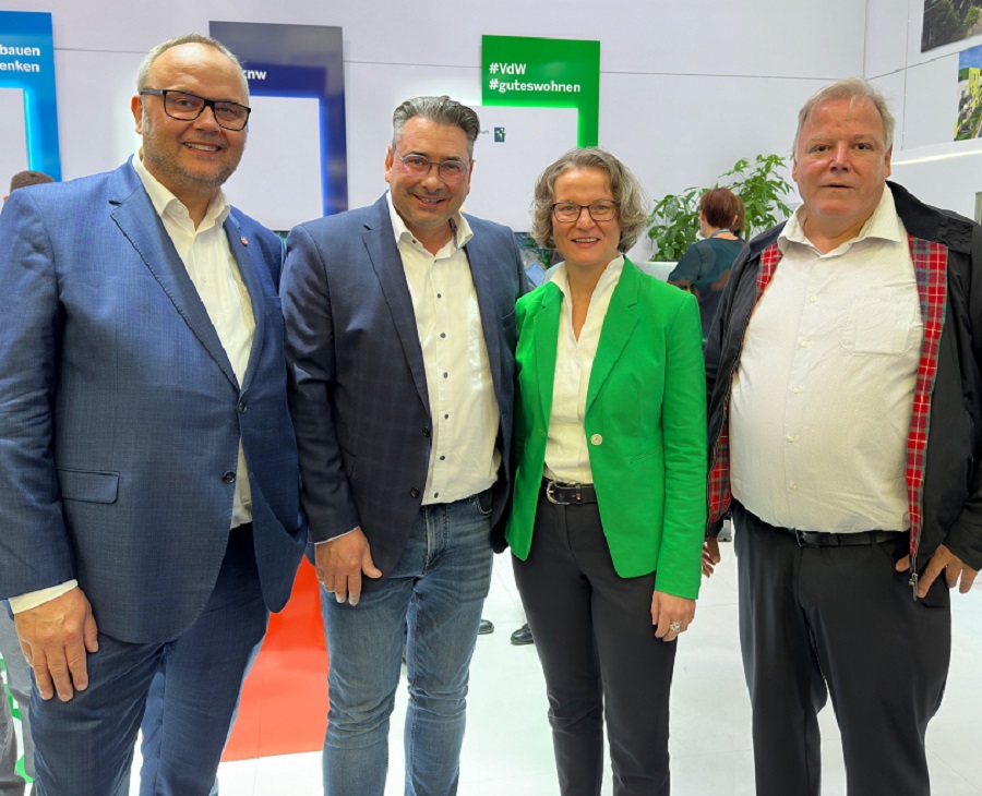 Foto: Auf der Expo Real sind im Gespräch v.l. Stefan Deimann, Dr. Alexander Berger, Ina Scharrenbach, Thomas Köpp.