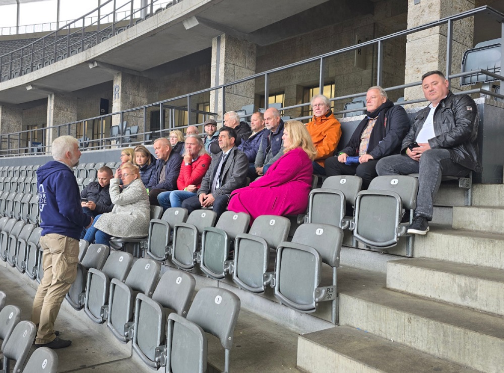 Bei einer Führung blickten die Gäste hinter die Kulissen des Olympiastadions in Berlin.