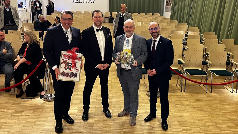 Alte und neue Bürgermeister: (v.l.) Dr. Alexander Berger (Ahlen), Andre Freymuth (Teltow), Thomas Schmidt (Teltow), Matthias Harman (Ahlen)