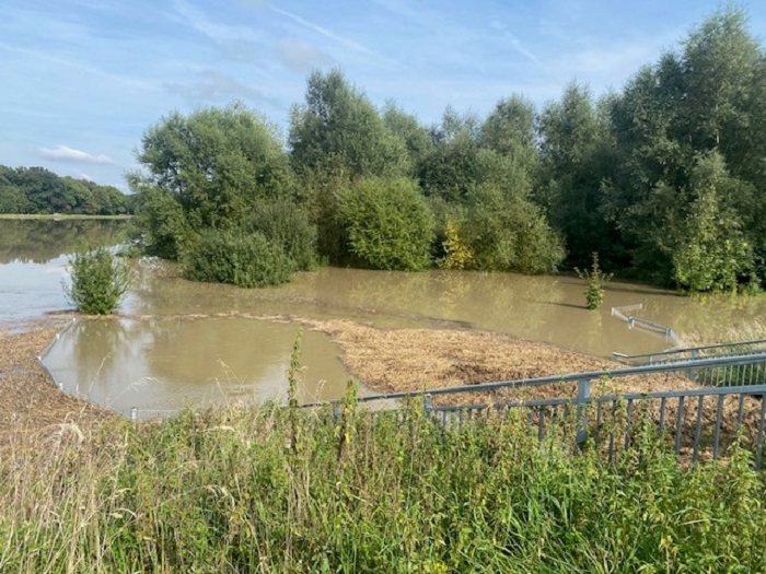 Foto: Erhebliche Mengen Wasser konnten an der Alten Beckumer zurückgehalten werden