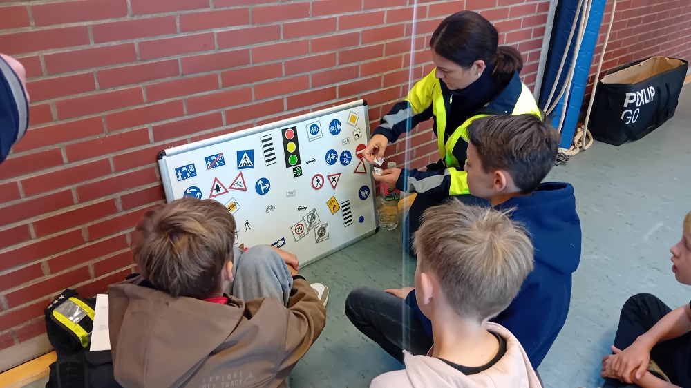 Impressionen von der Schulaktion für Verkehrssicherheit an der Fritz-Winter-Gesamtschule