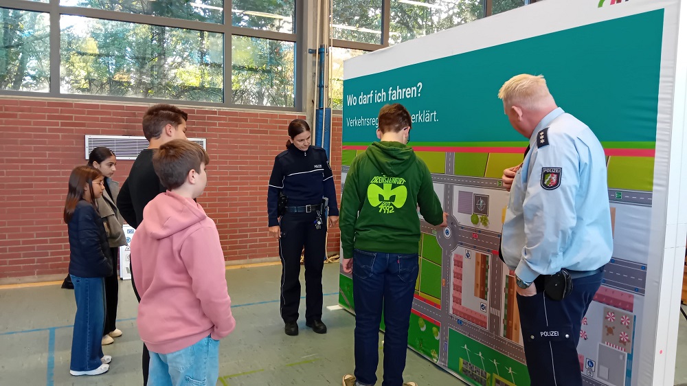 Impressionen von der Schulaktion für Verkehrssicherheit an der Fritz-Winter-Gesamtschule