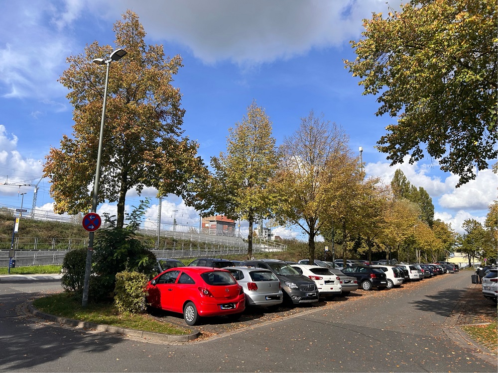 Die An- und Abfahrt der Busse wird auf den Parkplatz im rückwärtigen Bereich des Bahnhofs verlegt.