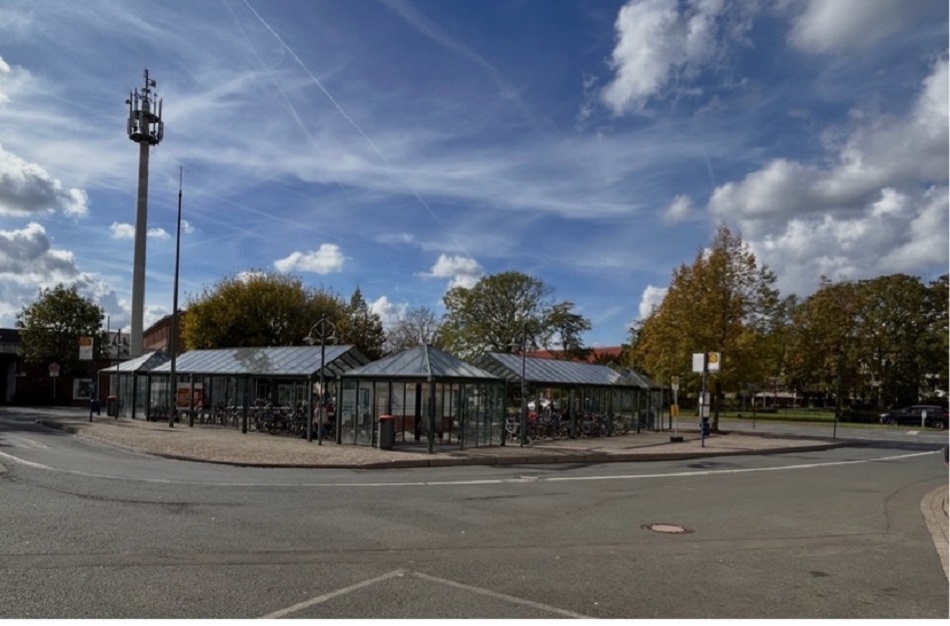 Die Fahrbahn am ZOB muss in den Herbstferien saniert werden.
