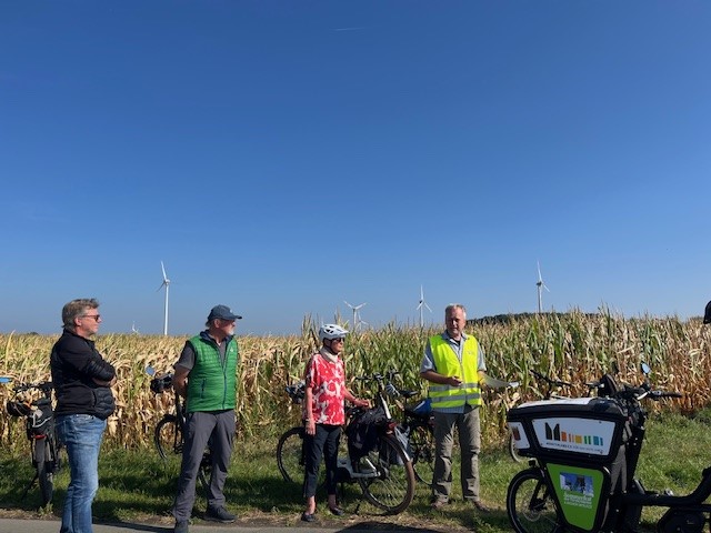 Weiter ging es zum Windpark in der Bauerschaft Halene.