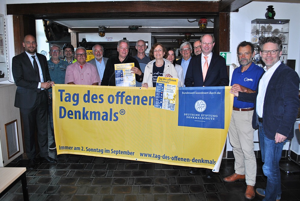 In Anwesenheit von Landrat Dr. Olaf Gericke (3. v.r.) stellten alle Beteiligten das diesjährige Programm vor.