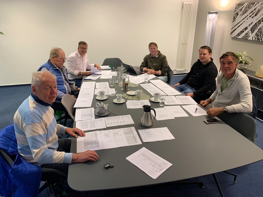 Die Jury der Bürgerstiftung hat sich die Entscheidung über die Vergabe des Förderpreises nicht leicht gemacht: (v.l.) Hans-Jürgen Rzadki, Rudolf Pollex, Sandro De Marco, Ulla Woltering, Simon Büscher, Hermann Huerkamp