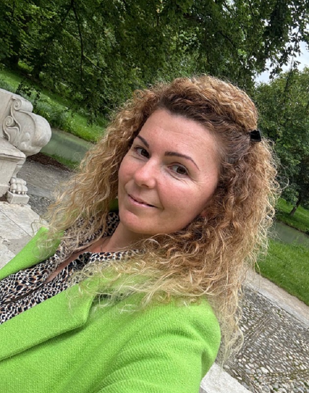 Eszter Leitert stellt den Teilnehmerinnen des IFF ihre Heimat Ungarn vor.