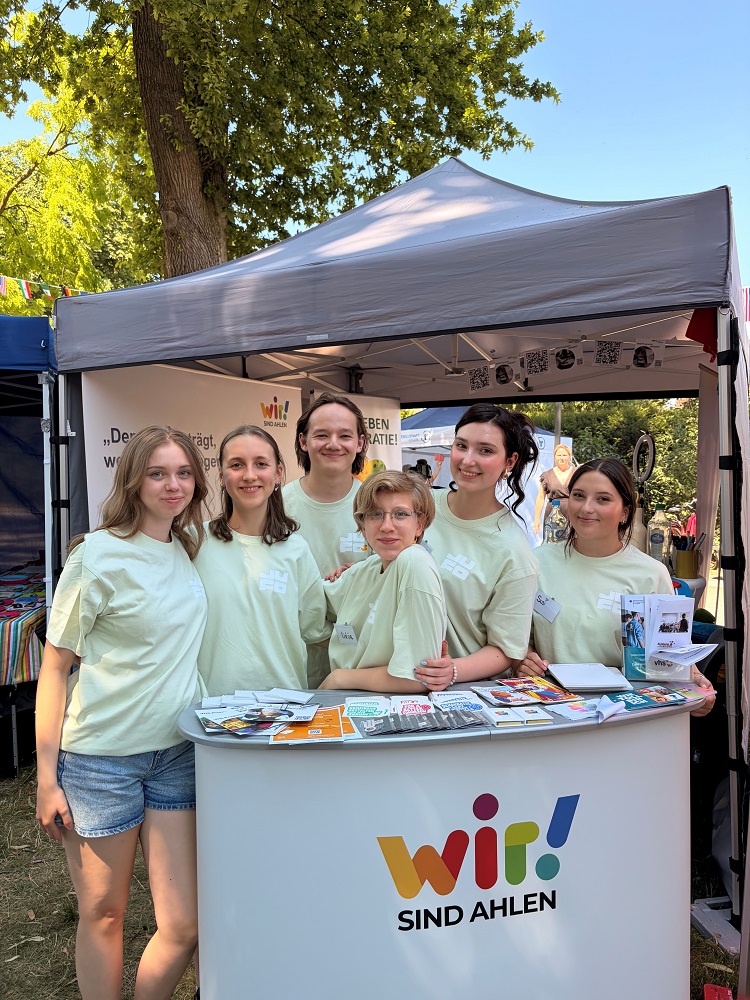 (v.l.) Anhelina Vehera, Emily Venherm, Fabian Rodenwald, Lidiia Shustytska, Oleksandra Tsymbal, Susanne Fahn