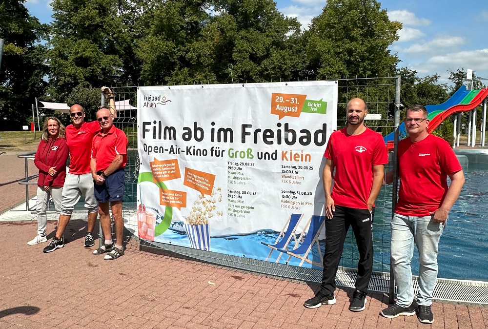 Das Team der Bädergesellschaft (v. l.): Angela Nicolai, Marc Schlüter, Alex Janot, Michél Osmanovic und Sascha Wandelt sind bereit für die finale Veranstaltung im Jubiläumssommer.