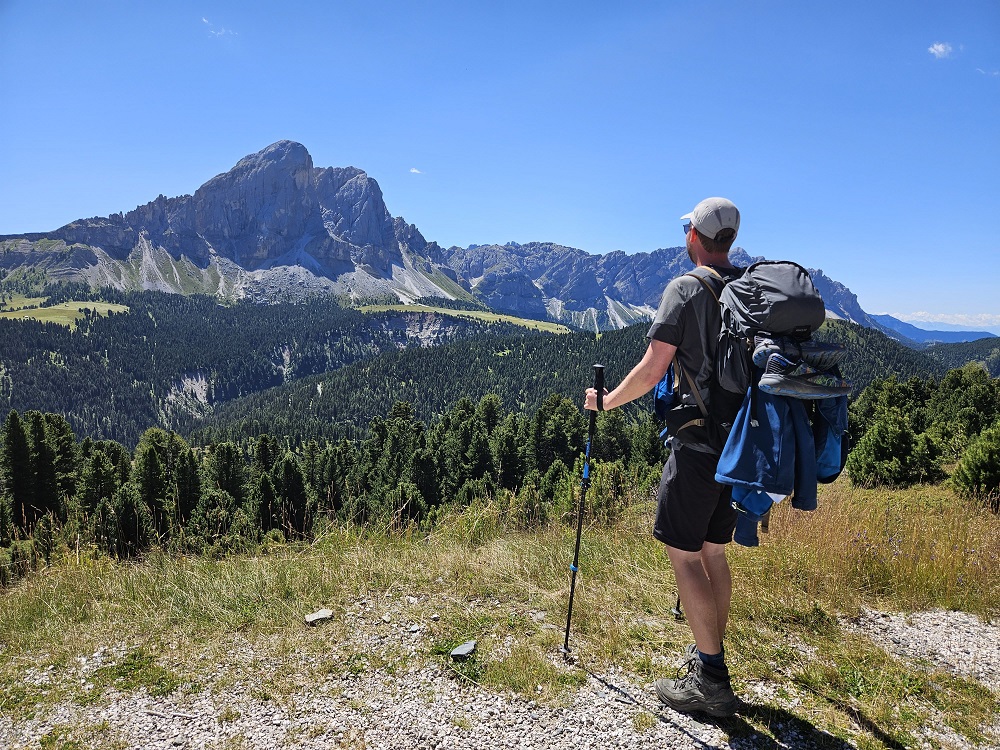 Foto: Marcel Fels mit Blick auf die Berge