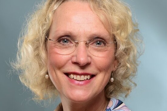 Foto: Porträt von Eva Maria Anslinger