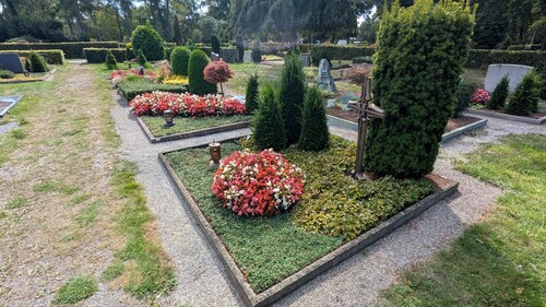 Foto: Erdwahlgrab auf dem Westfriedhof