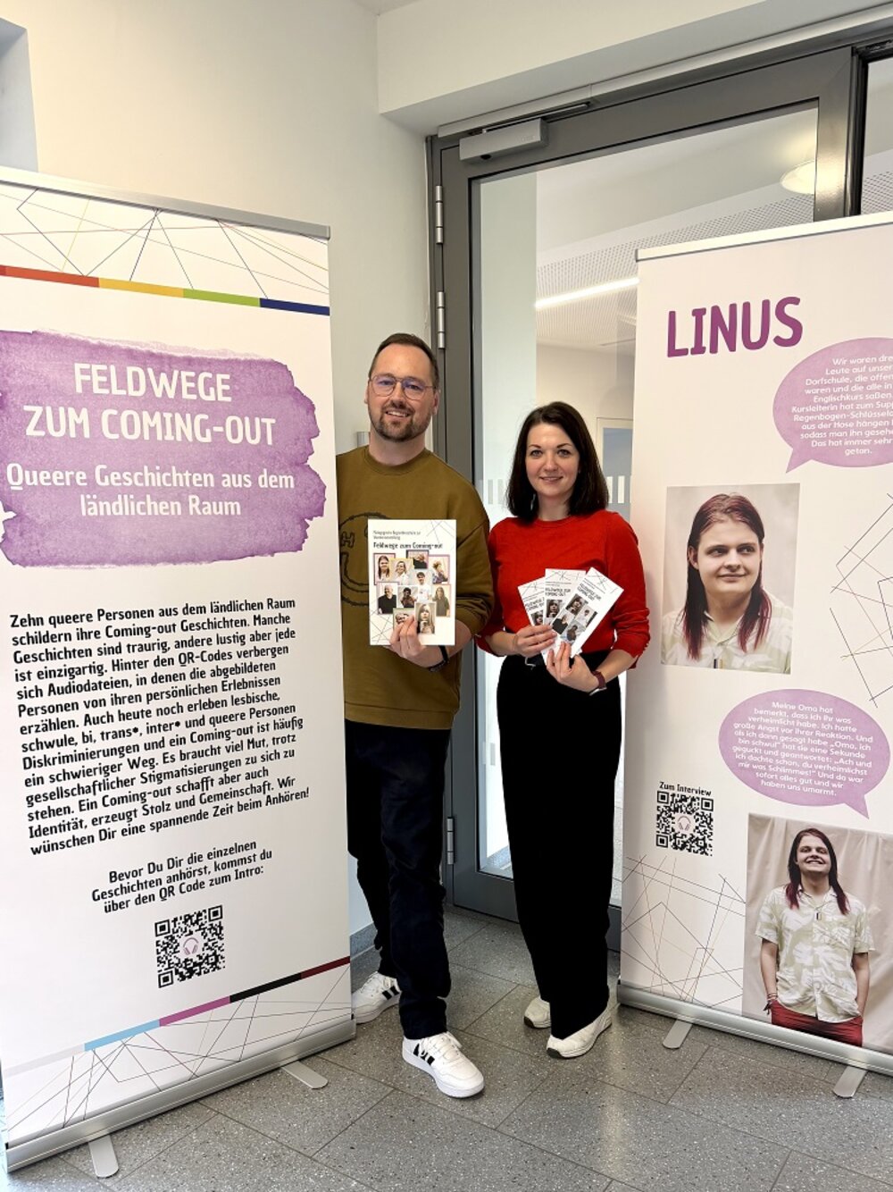 Foto: Vorstellung der Wanderausstellung "Feldwege zum Coming Out"