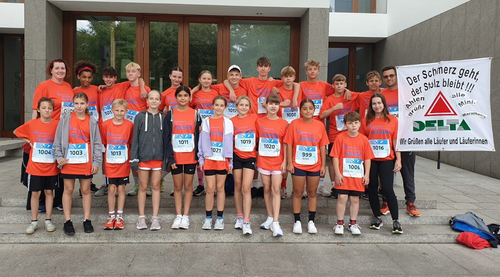 Foto: Gruppenbild mit allen Teilnehmern des Mini-Marathons aus Ahlen