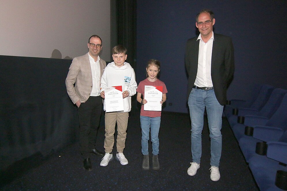 Foto: LG Ahlen Leichtathletik Einzelwettbewerbe (bis 12 Jahre): (v.l.) Matthias Harman, Paul Berg, Julia Rösmann, Jochen Dornseifer