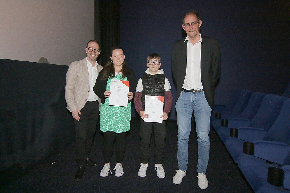 Foto: TuS Westfalia Vorhelm Tennis Einzelwettbewerbe (13-16 Jahre): (v.l.) Matthias Harman, Nora Leibel, Jason Schormann, Jochen Dornseifer