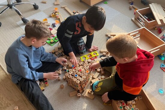 Die Stadt Ahlen fragt Bedarfe von Eltern zur Kindertagesbetreuung ab.