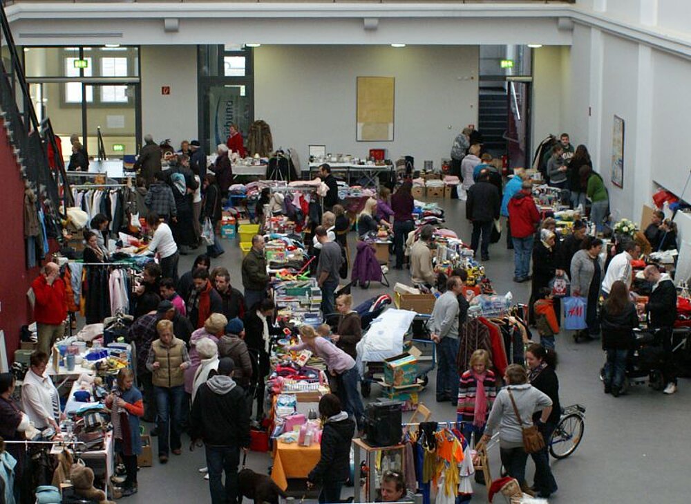 Foto: Flohmarkt in der Lohnhalle der Zeche Westfalen
