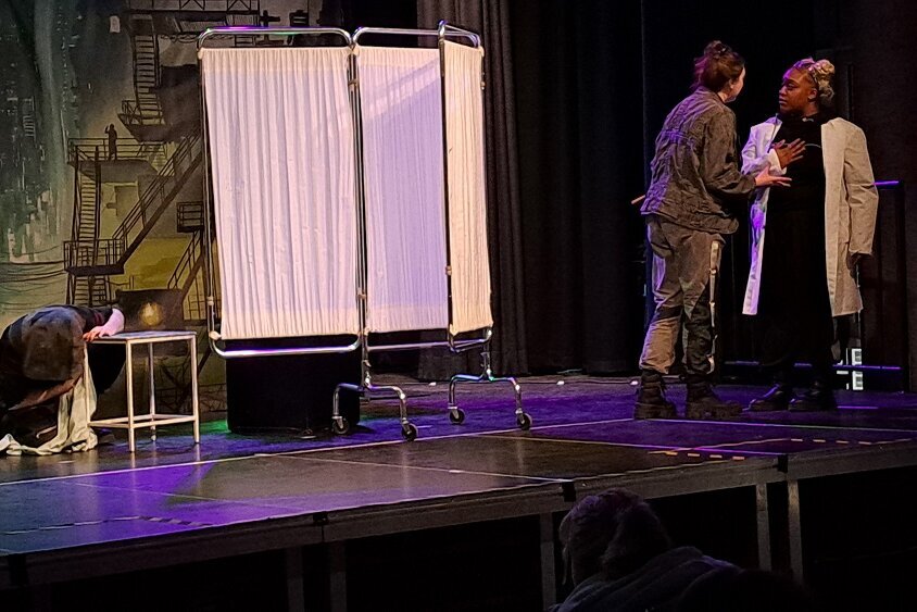 White Horse Theatre mit „Dr. Jekyll and Mr. Hyde“ im Städt. Gymnasium