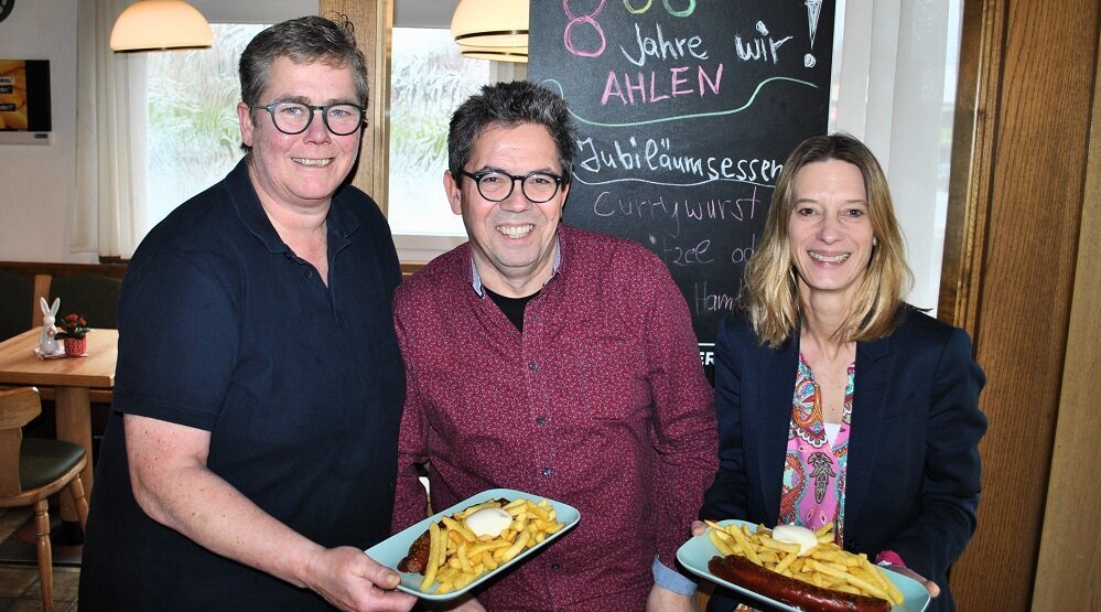 Foto: Jubiläums-Currywurst in Marions Imbiss