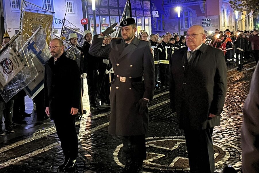 Bürgermeister Matthias Harman mahnt zum Volkstrauertag zu Frieden, Versöhnung und europäischem Zusammenhalt