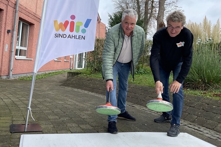 Ahlener Advent 2025 natürlich wieder mit Eisstockbahn