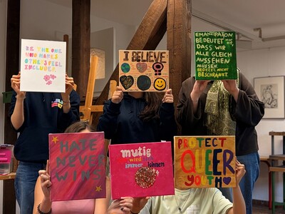 Foto: Leinwände vom Kreativnachmittag