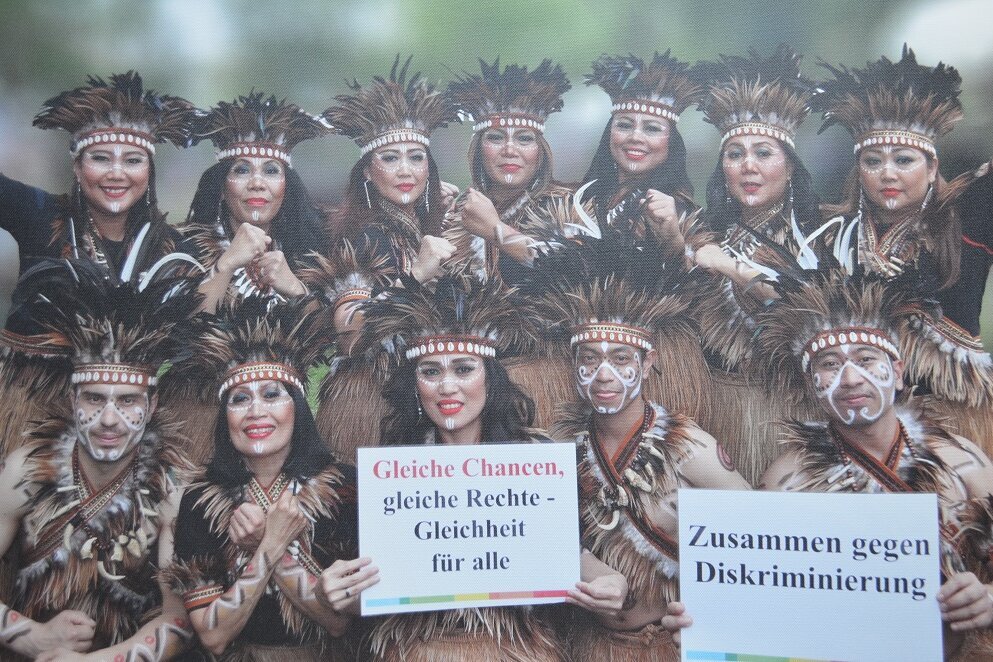 Ausstellung „Gemeinsam stark gegen Diskriminierung“ nun in der Schuhfabrik