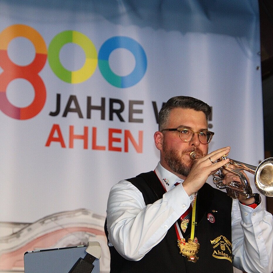 2023-11-18 Sessionsauftakt der KG Schwarz Gelbe Funken 1974 e.V. - De Pöttkes