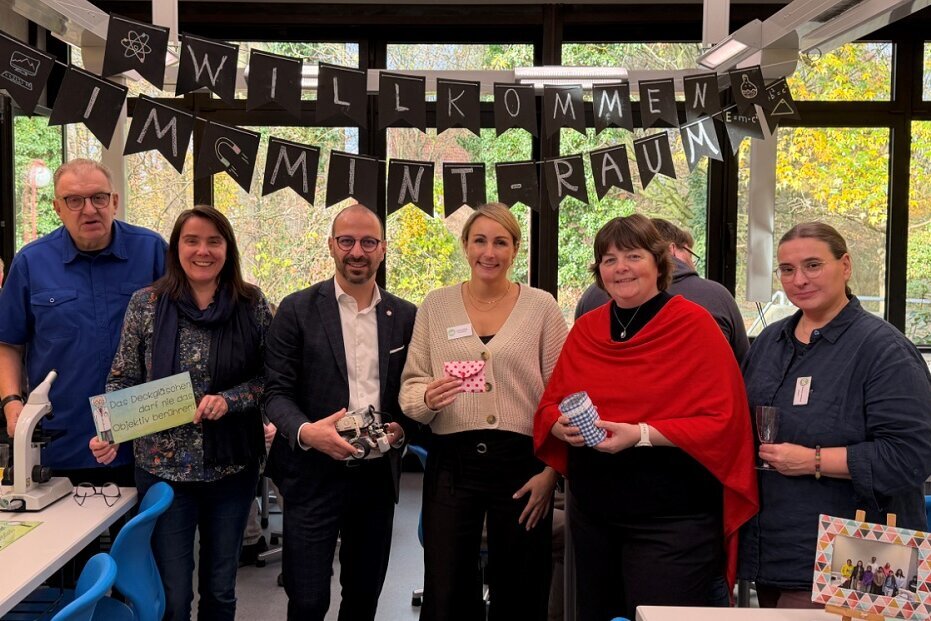 Neuer MINT-Raum an der Overbergschule eingeweiht: Innovation zum Anfassen