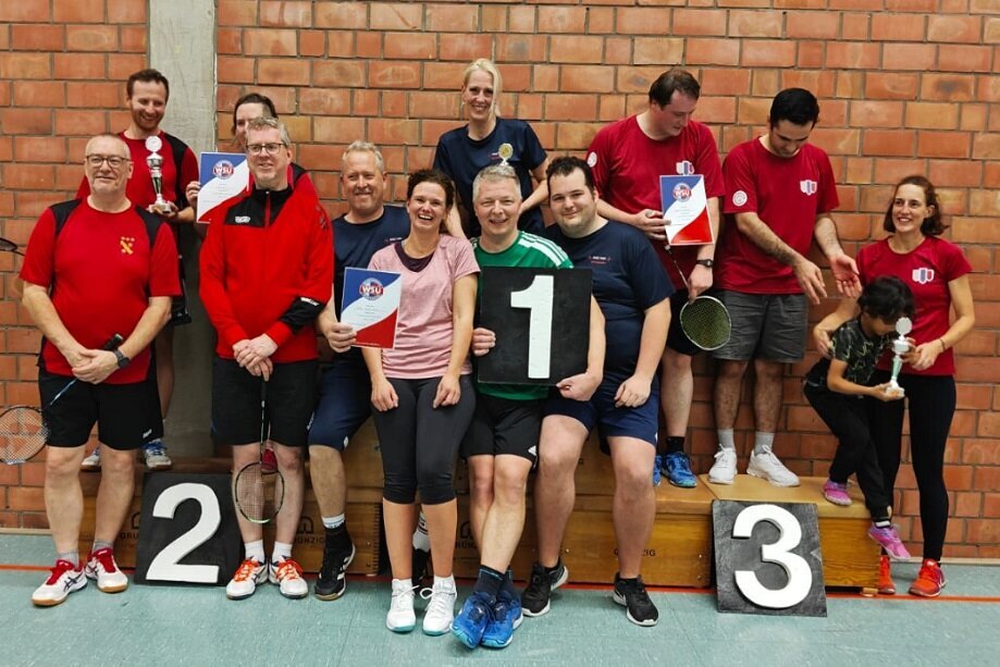 Die Besten im Badminton: Team „Stadt Ahlen“ gewinnt Firmenturnier 