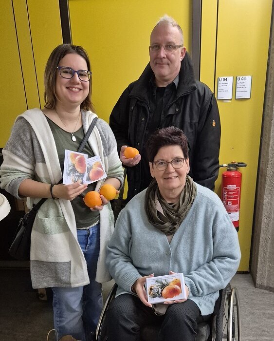 Foto: Verteilaktion der fair gehandelten Orangen