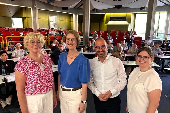 Foto: Klaudia Froede, Anja Floetenmeyer-Woltmann, Matthias Harman und Linda Sauer (Stabsstelle Klimaschutz) warben für einen  unvoreingenommenen Blick auf die Wärmepumpentechnologie