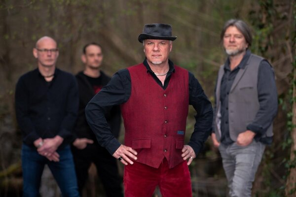 Foto: Eric Fish und Band