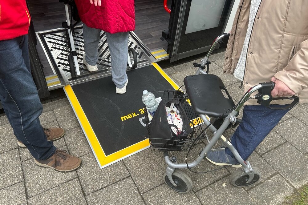 Fit mit dem Rollator - Training am Seniorenzentrum „Hugo Stoffers“
