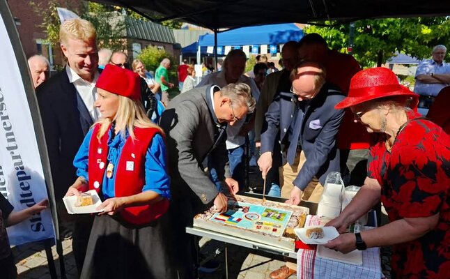 Foto: Anschnitt der Rübli-Torte