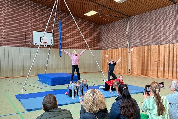 Zirkus begeistert Nachwuchsartisten