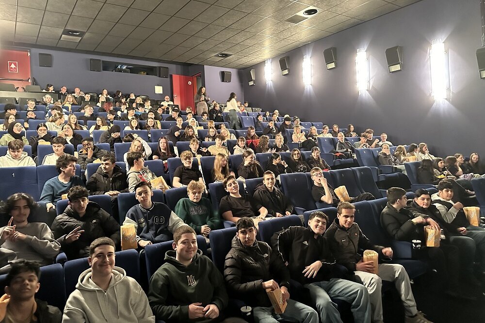 Insgesamt nahmen sieben Klassen des Städtischen Gymnasiums das Angebot wahr.