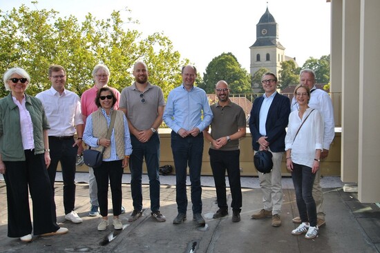 Gruppenbild auf der künftigen Stadthausterrasse