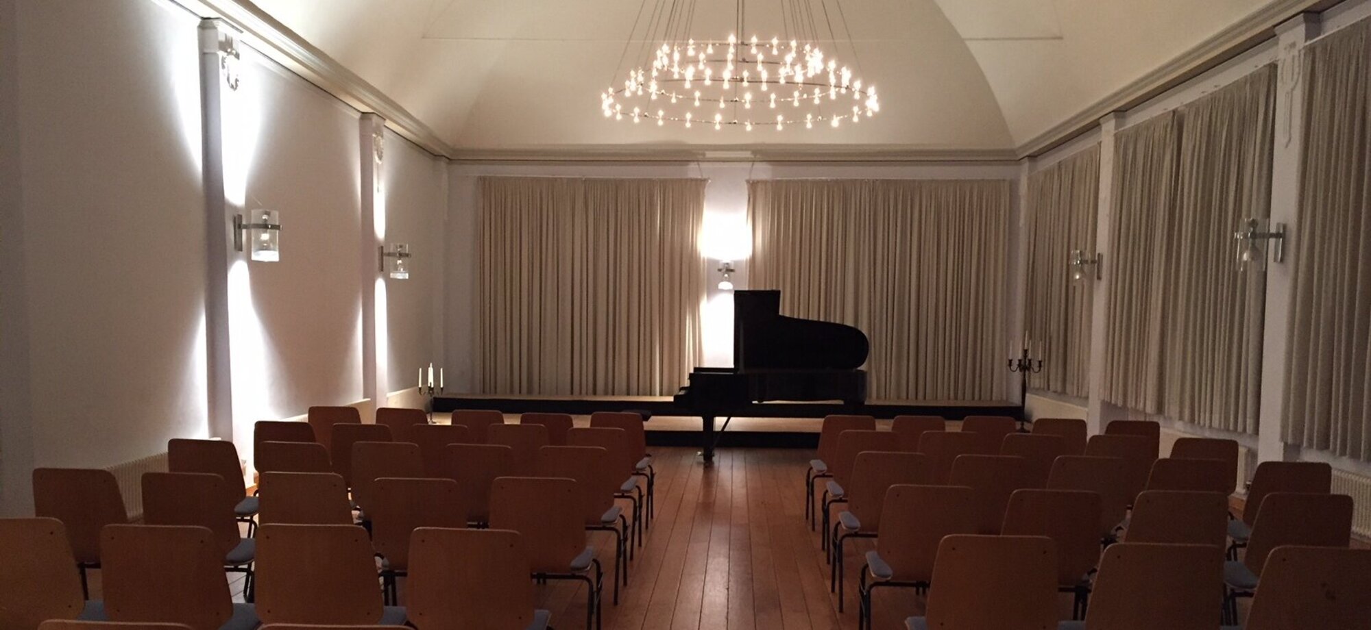 Foto: Saal Sandgathe - Blick in den leeren Saal