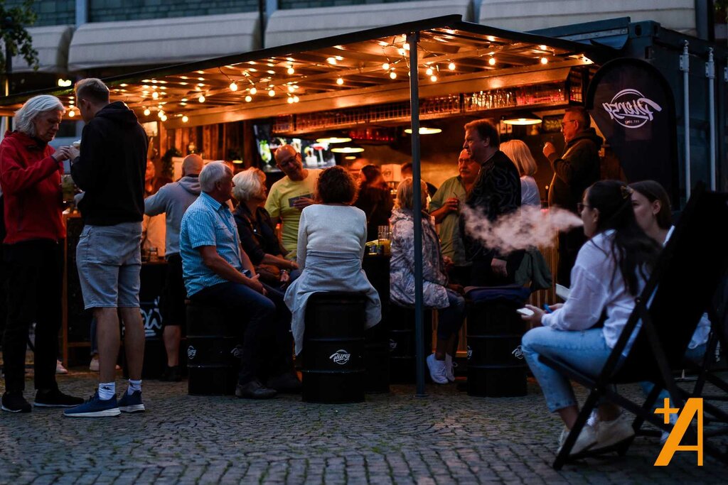 Bar Menschen draußen