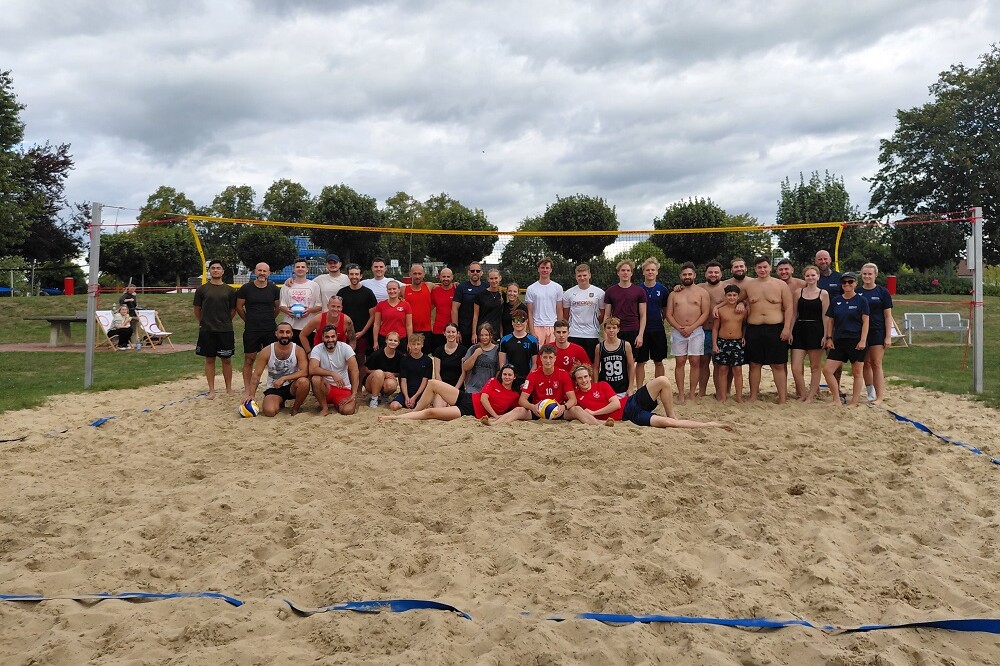 Premiere im Freibad: Beach Volleyball sorgt für Begeisterung