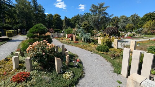 Foto: Lichtergarten auf dem Westfriedhof