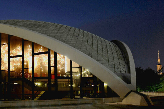 VHS-Theaterbus fährt zum Ballett „Schwanensee“ 