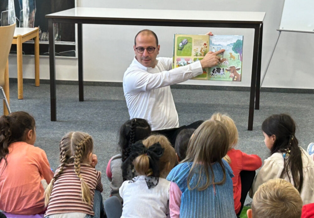 Foto: Matthias Harman in der Stadtbücherei