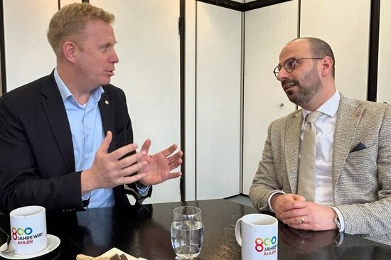 Über lokale und bundespolitische Themen tauschten sich Henning Rehbaum (l.) und Matthias Harman aus.
