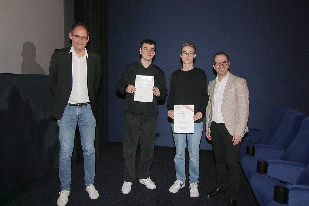 Foto: LG Ahlen Leichtathletik Einzelwettbewerbe (13-16 Jahre): (v.l.) Jochen Dornseifer, Julian Berg, Luis Hagedorn, Matthias Harman